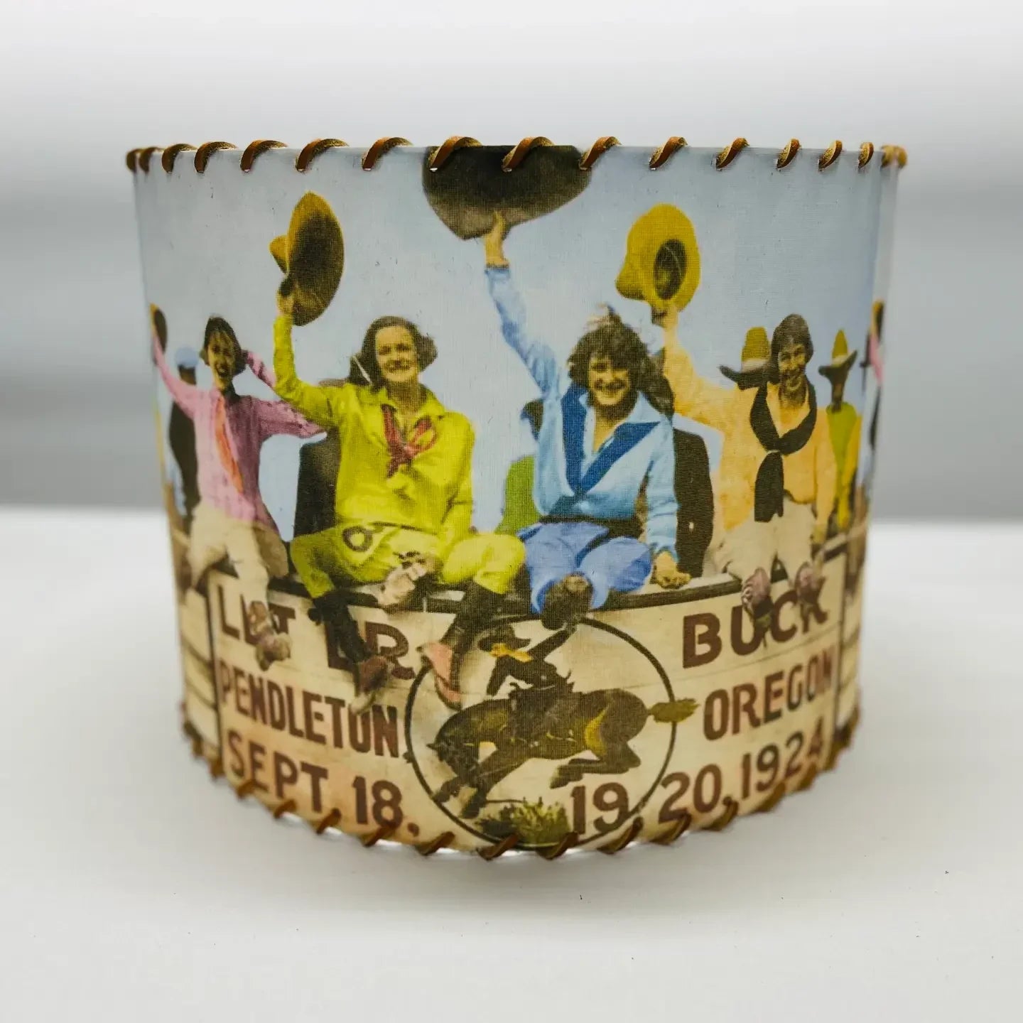 Let ‘Er Buck Cowgirls 14-inch Shade