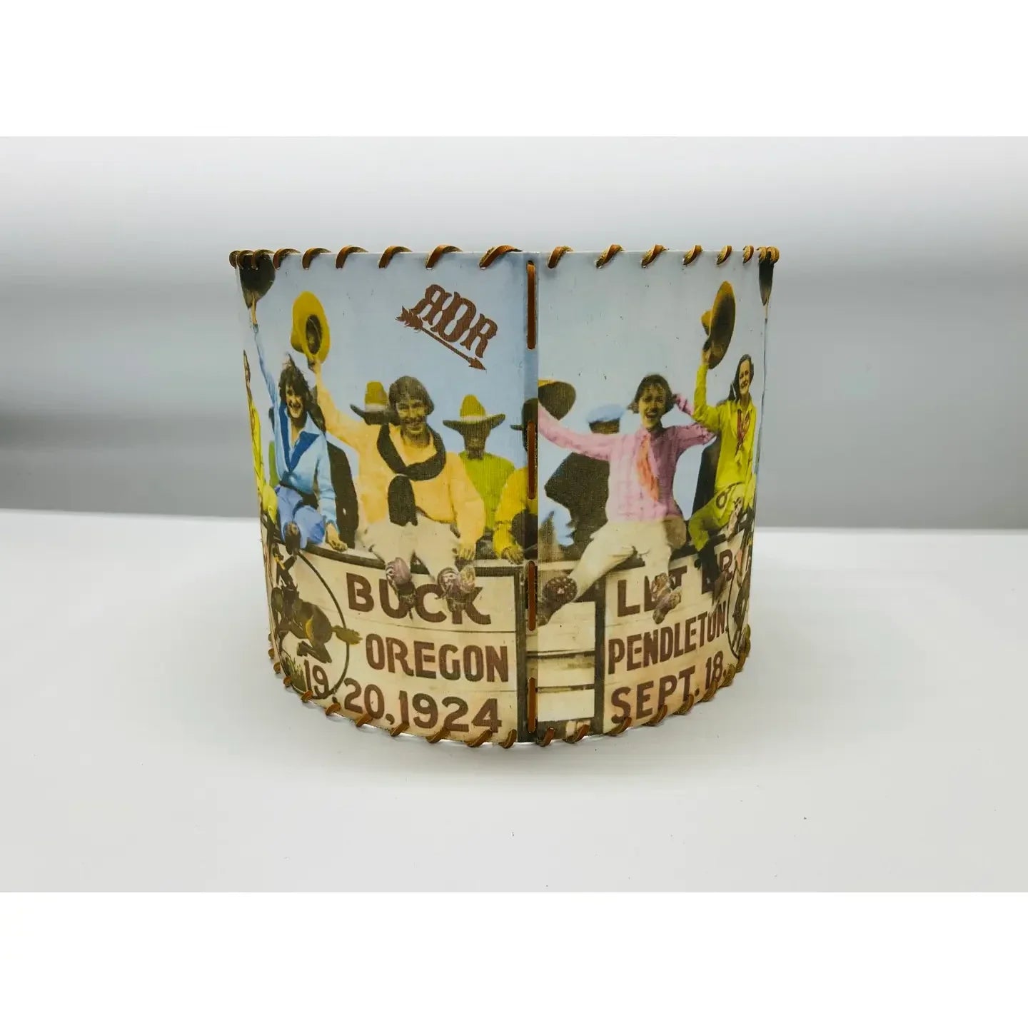 Let ‘Er Buck Cowgirls 14-inch Shade