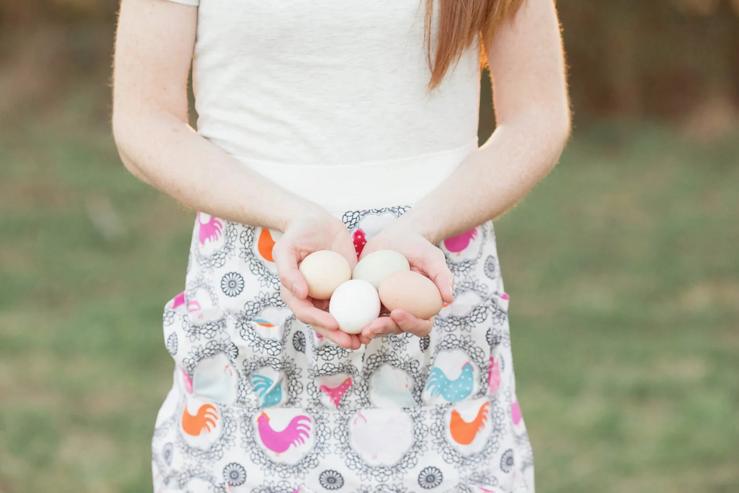 Egg apron